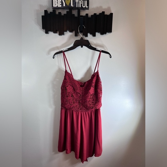 Guess Lace Top Romper Size Medium - Picture 2 of 10